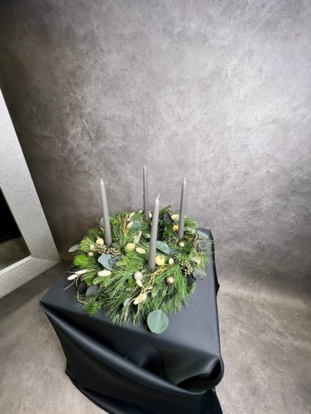 ručne vyrobený adventný veniec 