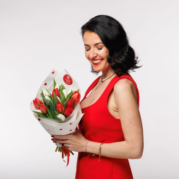 Kytica tulipánov - Love is Love Kytica tulipánov - Love is Love