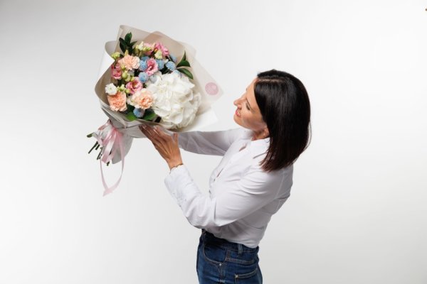 Vieme, že na čase záleží. Túto kyticu vám doručíme v rámci Bratislavy a okolia už do 2 hodín od zadania objednávky.