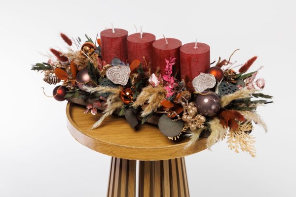 prírodný boho adventný veniec v zemitých odtieňoch