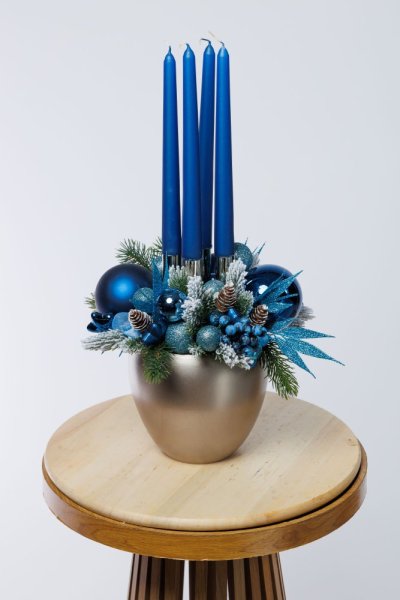Elegantný adventný aranžmán, modrý
