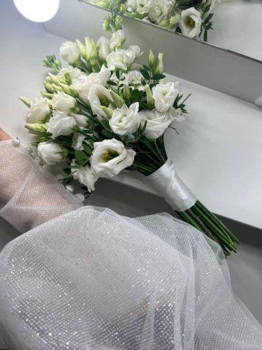 Svadobná kytica Biela Eustóma