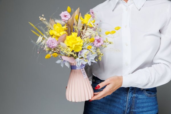 Zlaté lúče vo váze