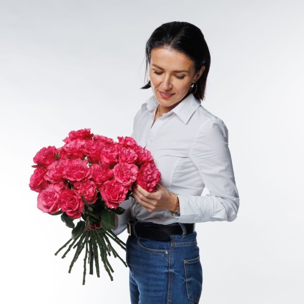 Kytica luxusných ružových ruží