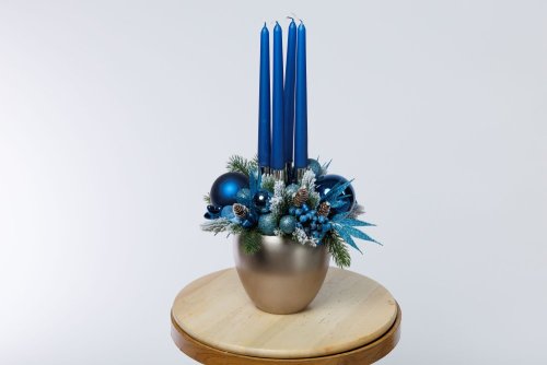 Elegantný adventný aranžmán, modrý