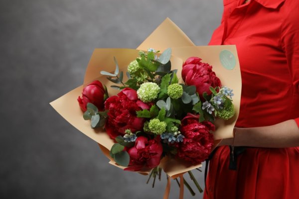 Kytica Queen of peonies
