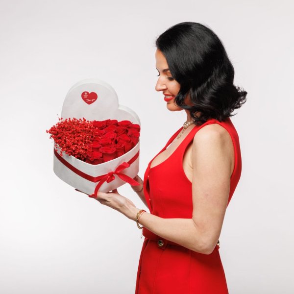 Kvetinový box - V objatí srdca ♡ Kvetinový box - V objatí srdca ♡