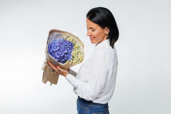 Tento kvetinový darček vyčaruje úsmev na perách každému, kto ju dostane.