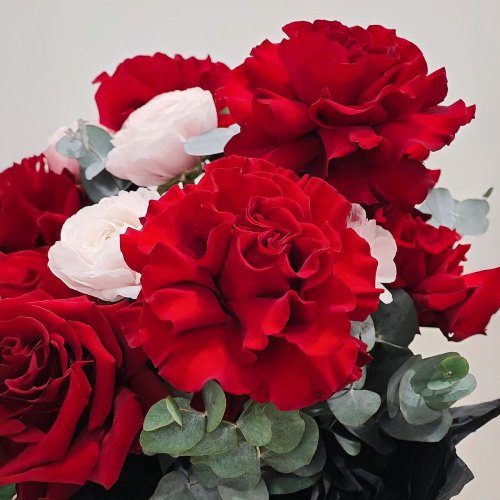 Tento štýlový box v matnej čiernej farbe je ideálnym riešením pre tých, ktorí hľadajú originálny darček.