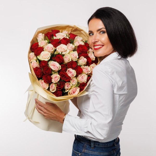 Kytica 50 elegantných ruží